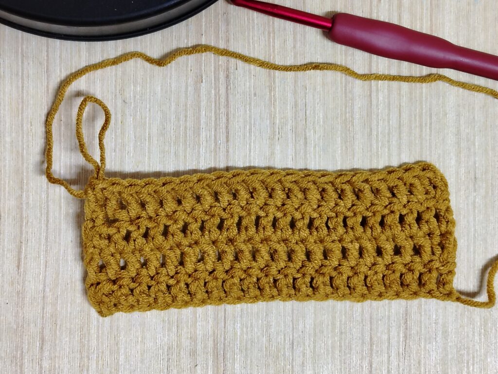 complete panel of double crochet with stacked double crochet as starting stitch 